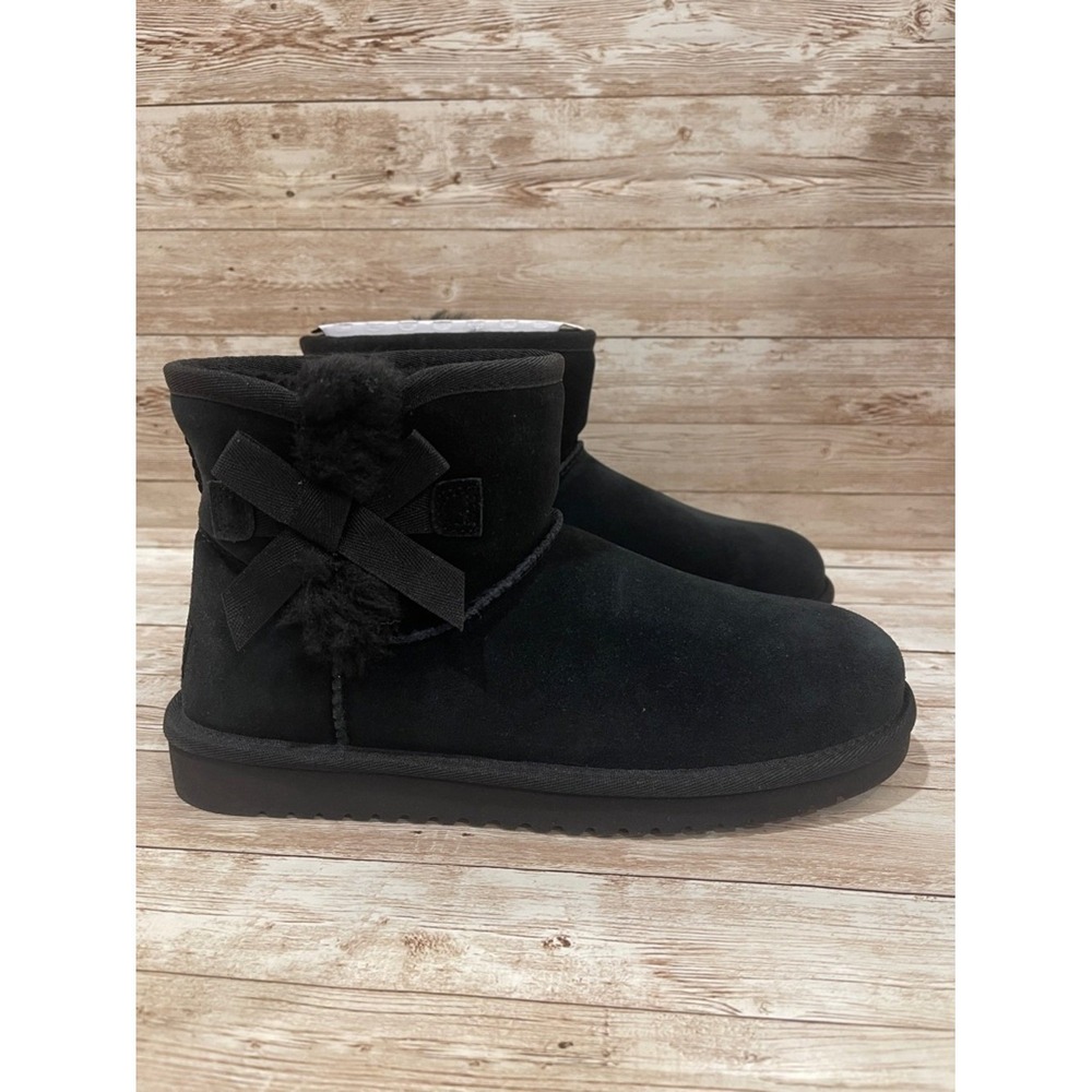 Koolaburra Black Suede Mini Boot with‎ Pom Bow Size 7M NEW